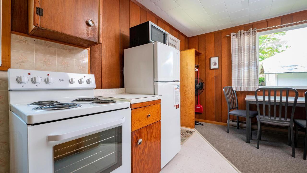 Bel Air Cottages And Motel ソーブル・ビーチ エクステリア 写真