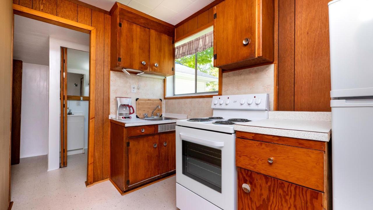 Bel Air Cottages And Motel ソーブル・ビーチ エクステリア 写真