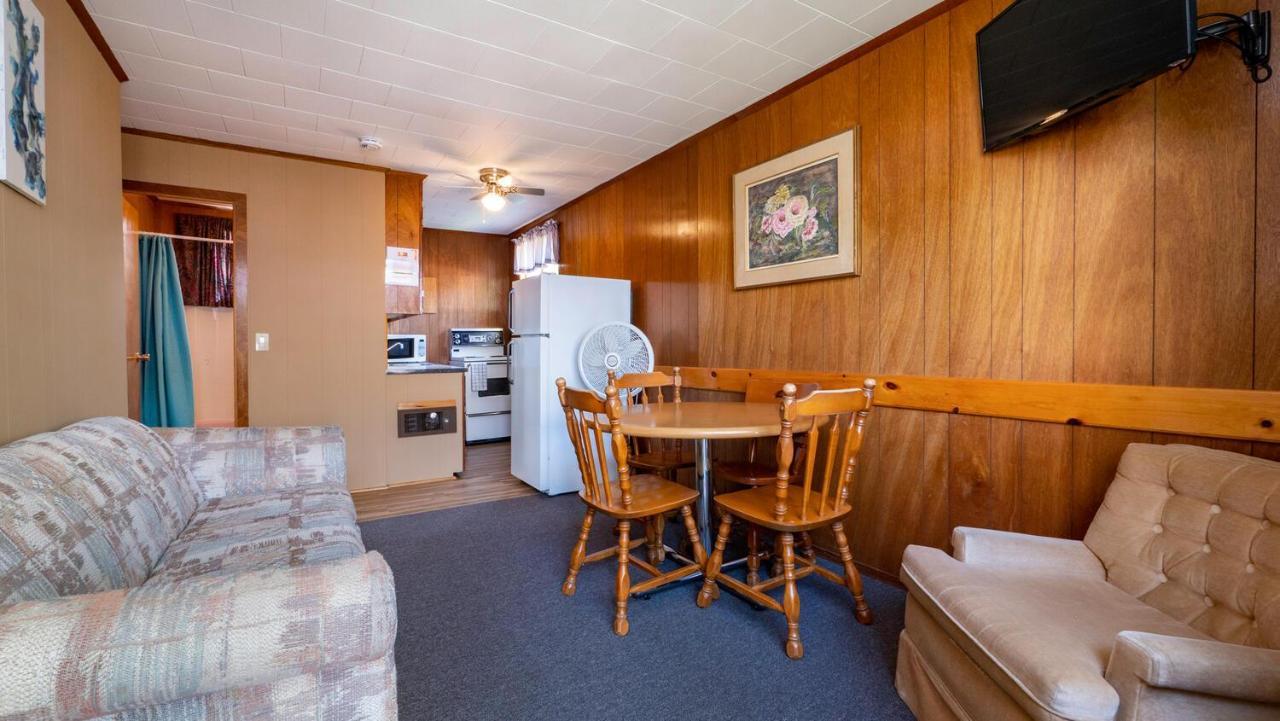 Bel Air Cottages And Motel ソーブル・ビーチ エクステリア 写真