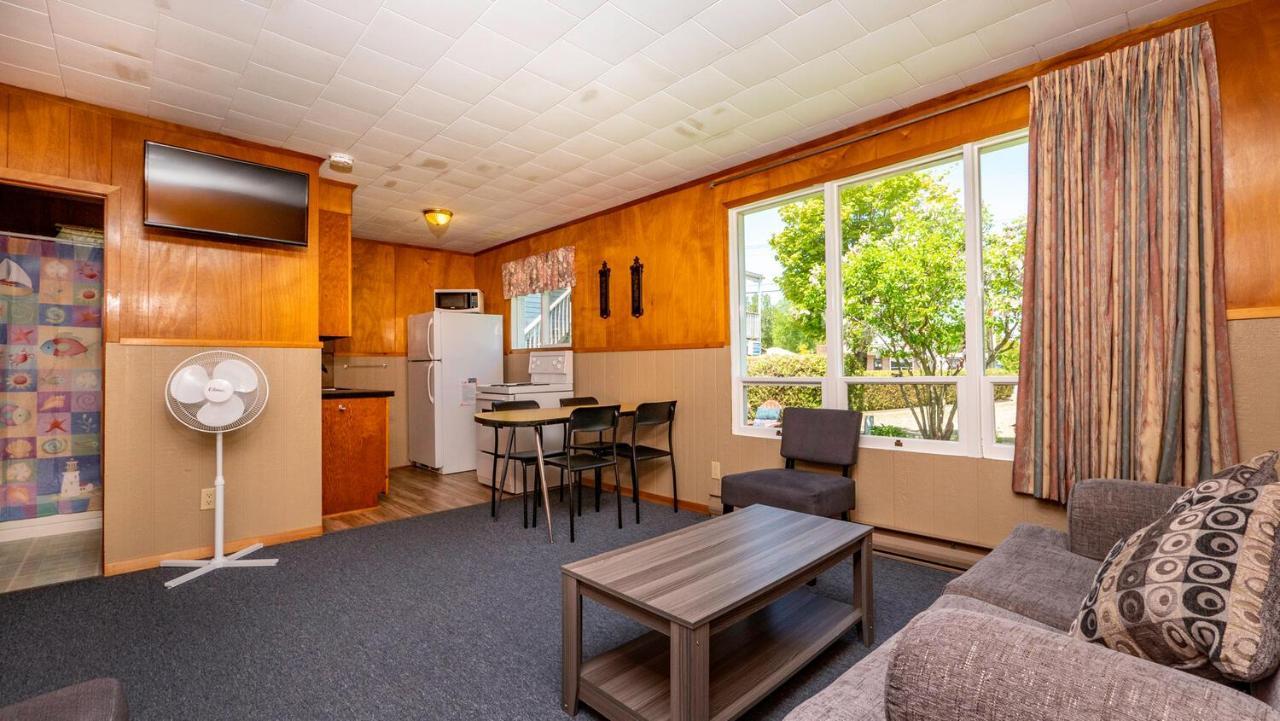 Bel Air Cottages And Motel ソーブル・ビーチ エクステリア 写真