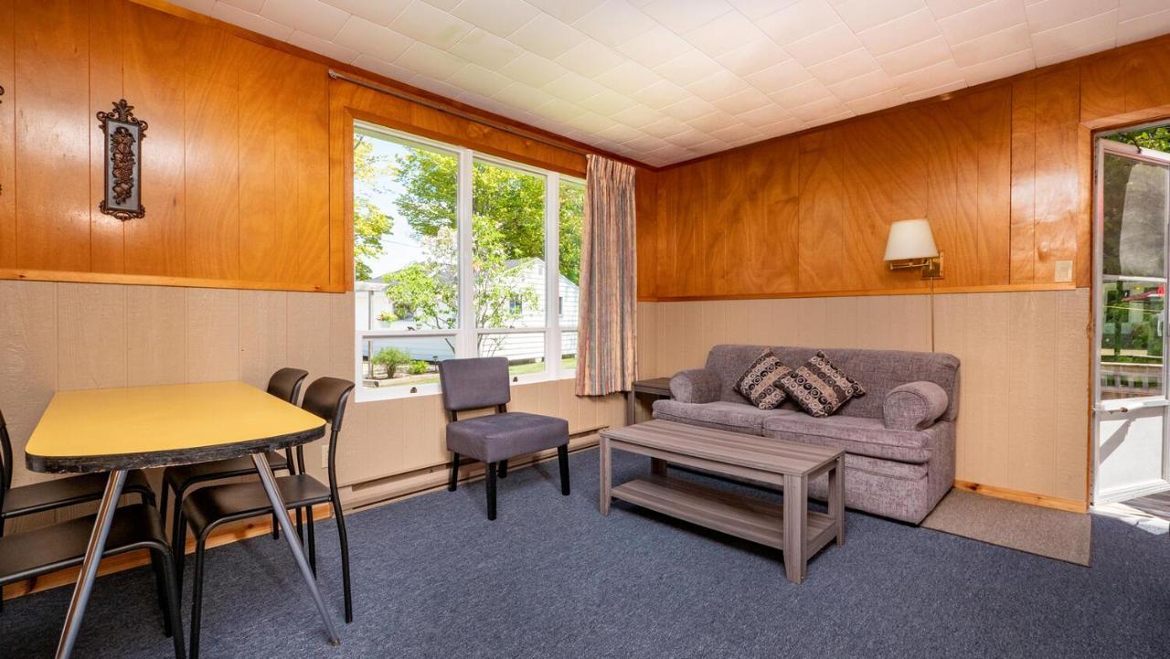 Bel Air Cottages And Motel ソーブル・ビーチ エクステリア 写真